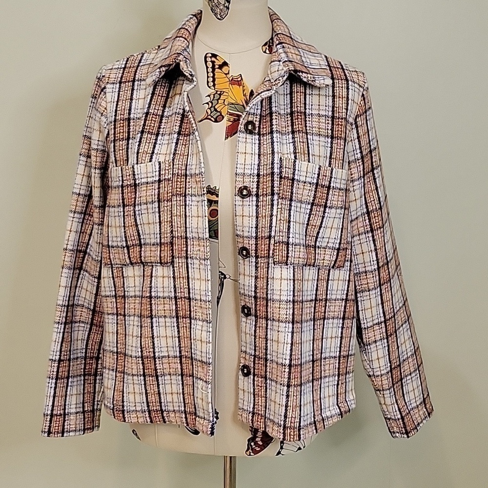 MELLODAY plaid waist length flannel jacket.  Pockets.  Size is Small.